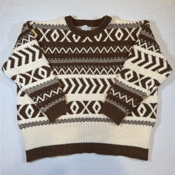 NWT Olio Women's Brown and Cream Patterned Sweater - Picture 2 of 9